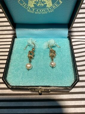 Juicy Couture - Gold Crown Pearl Drop Earrings - Elegant Women’s Jewelry